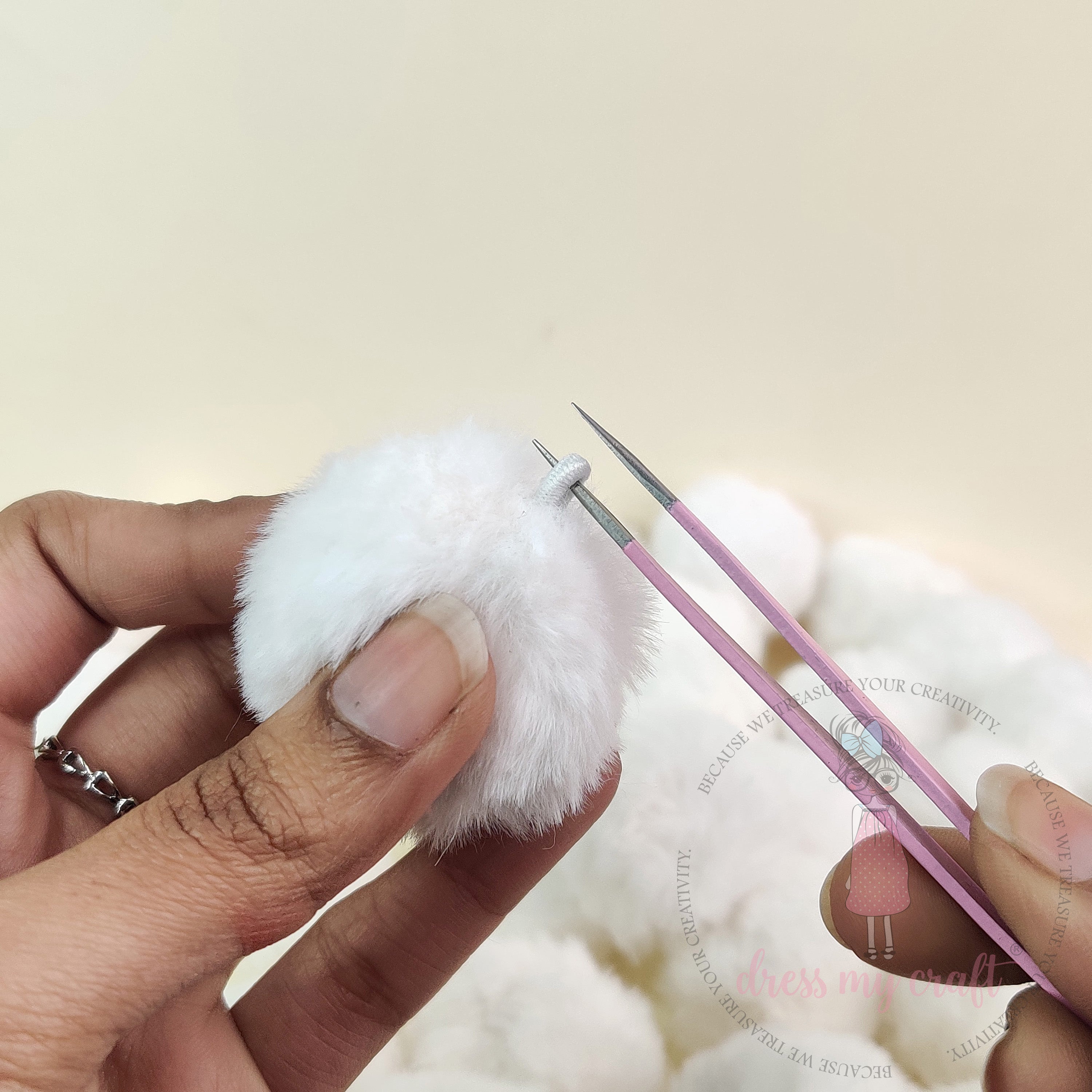 Snow White Pom Poms With Loop - Big