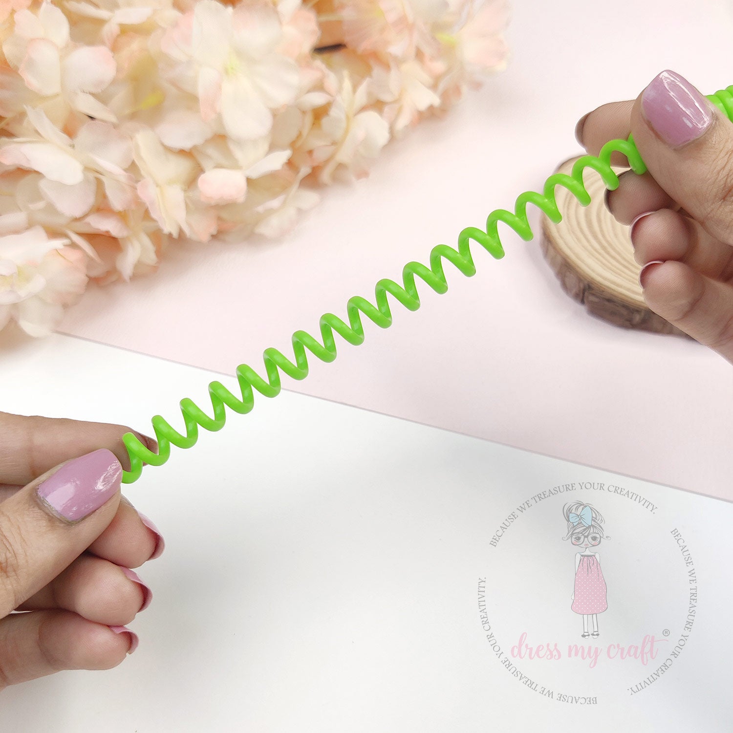Spiral Retractable Spring Coil - Green