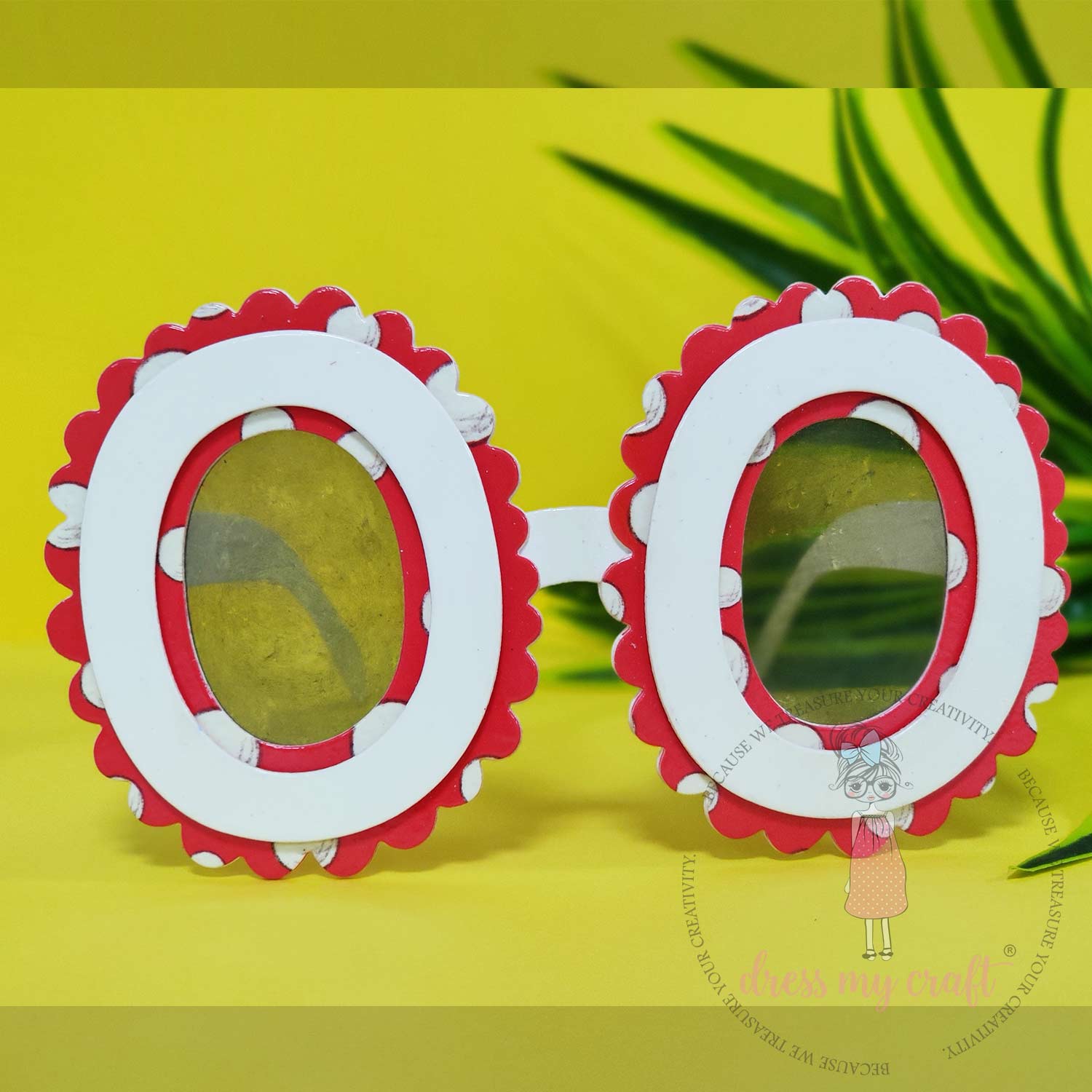 Cute Scalloped Oval Frame - Basic Designer Dies