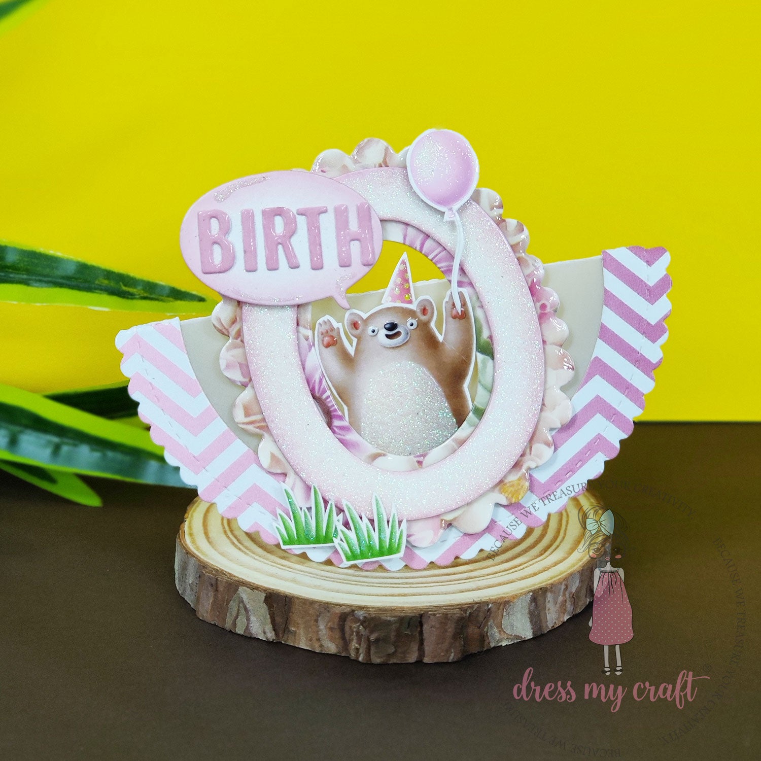 Cute Scalloped Oval Frame - Basic Designer Dies