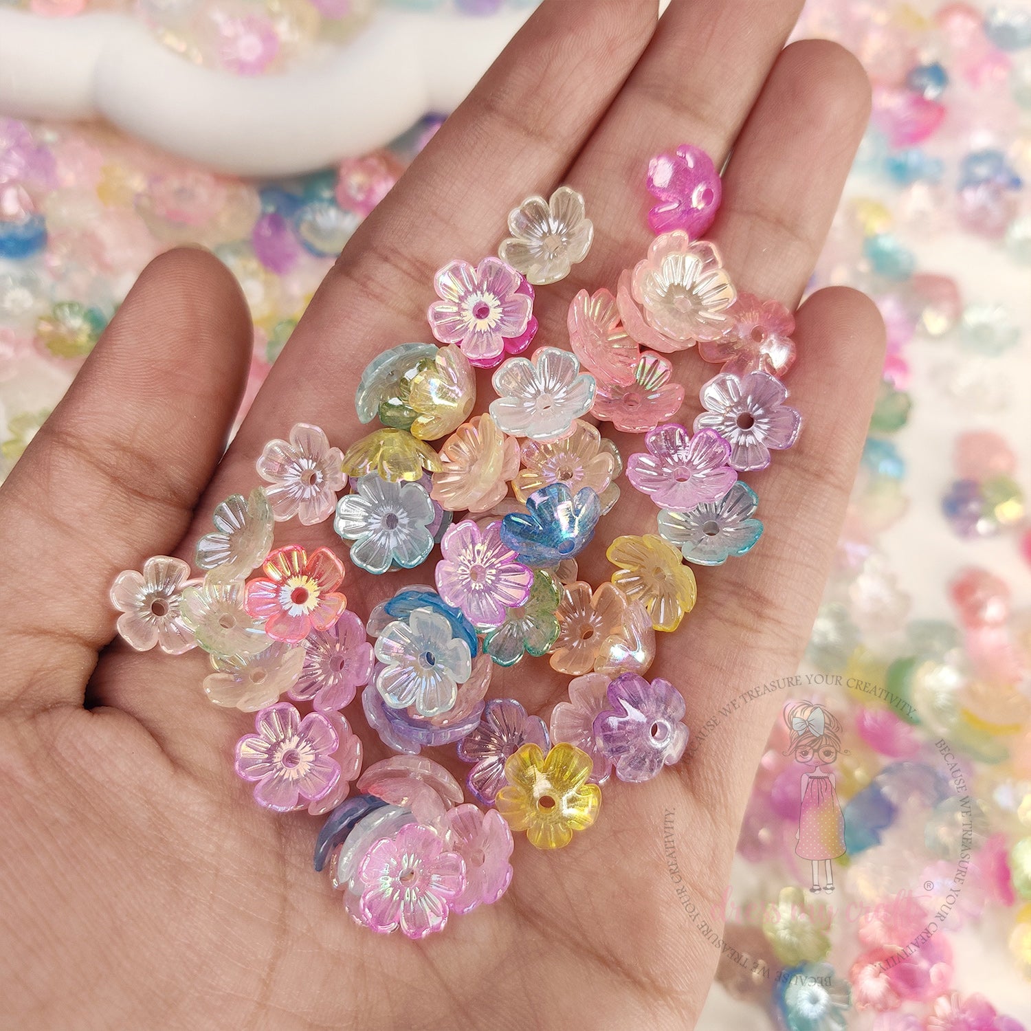 Holographic Glazy Daisy Flower Beads