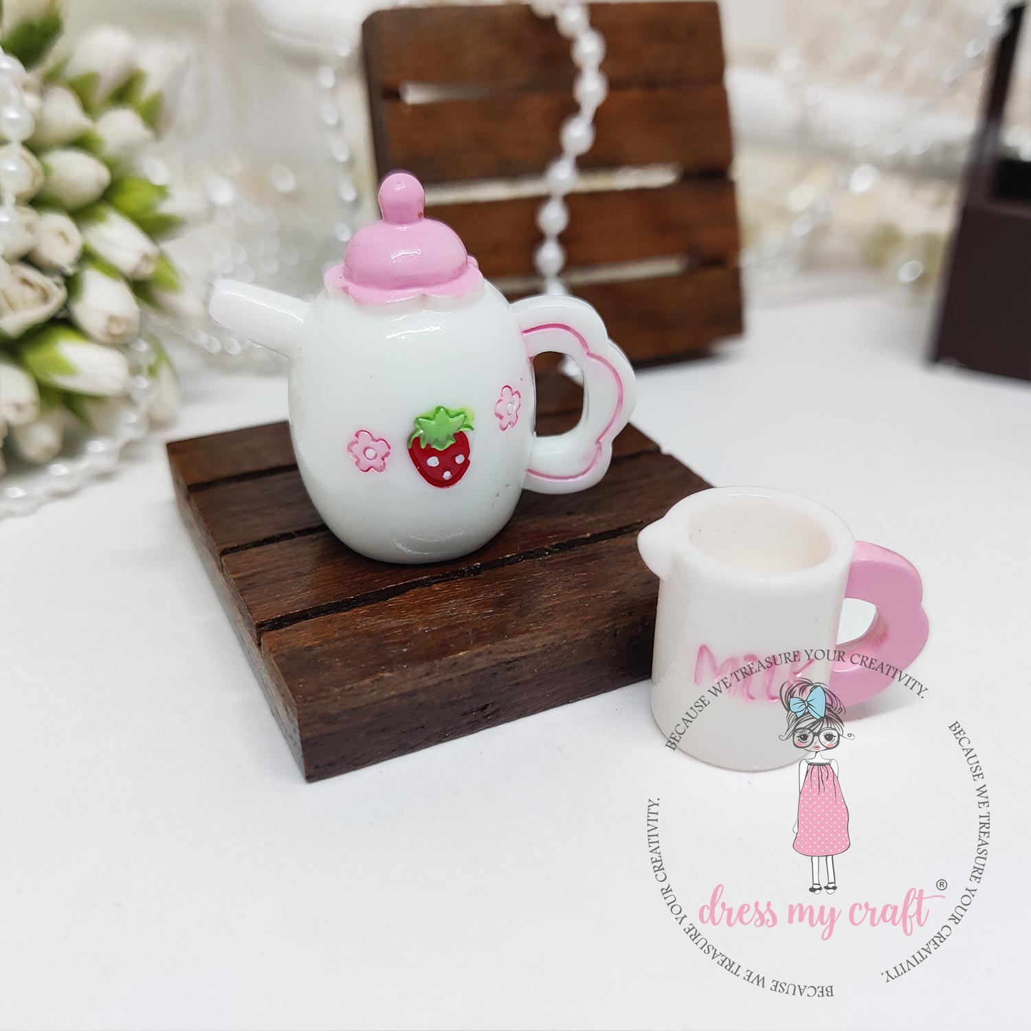 Miniature Kettle With Milk Jug