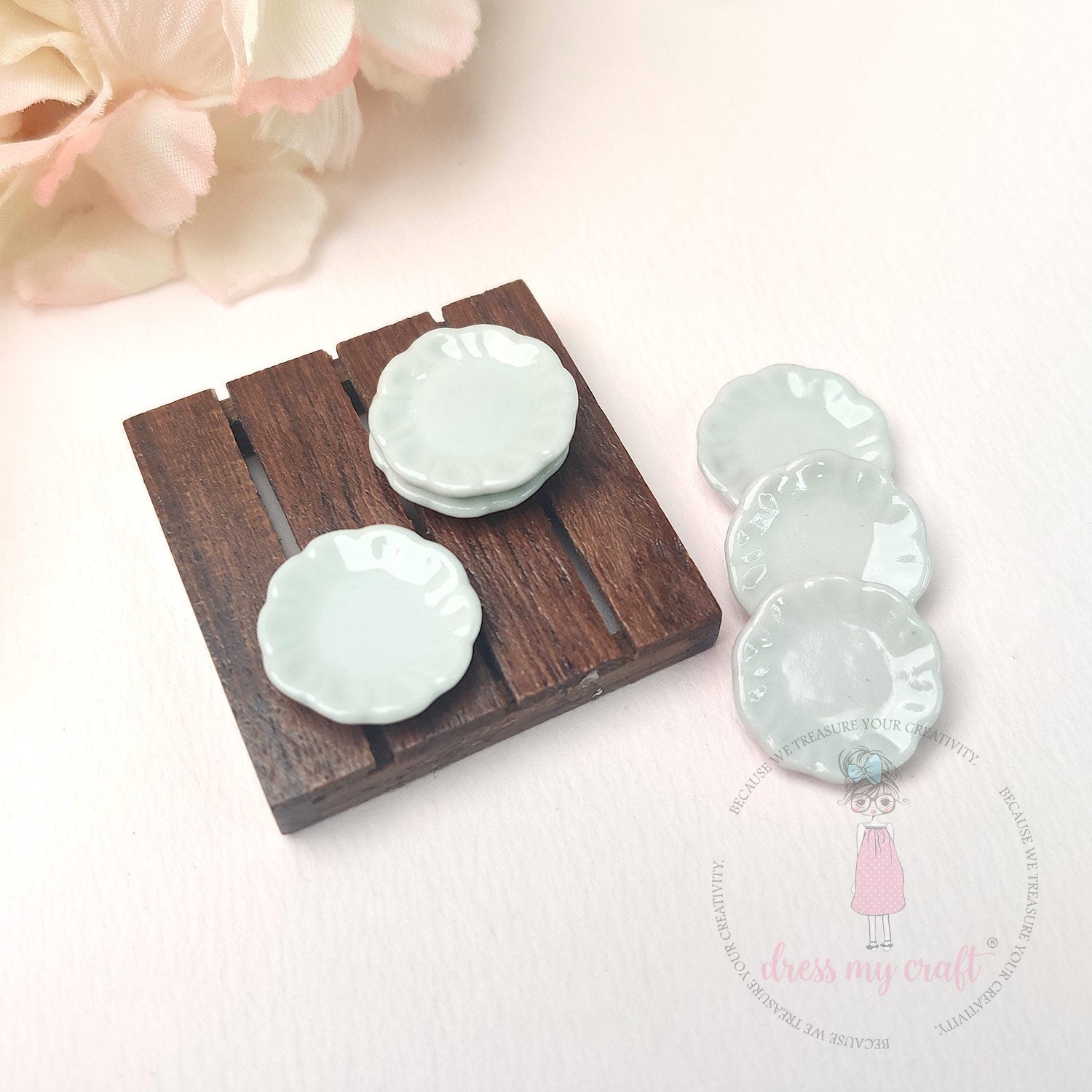 Miniature Fluted Edge Flower Plates - Mini