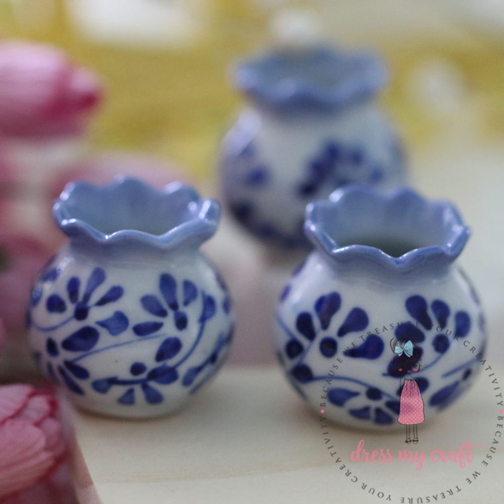 Miniature Curved Pot