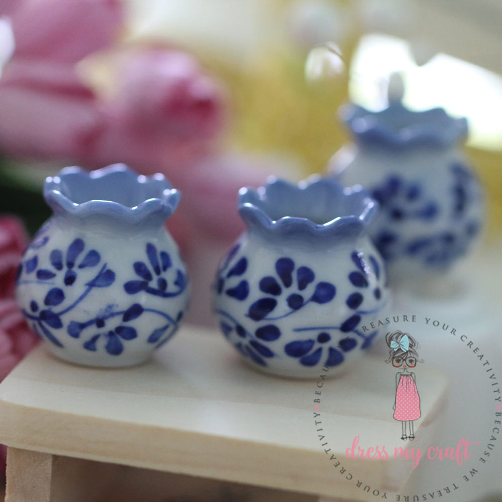 Miniature Curved Pot