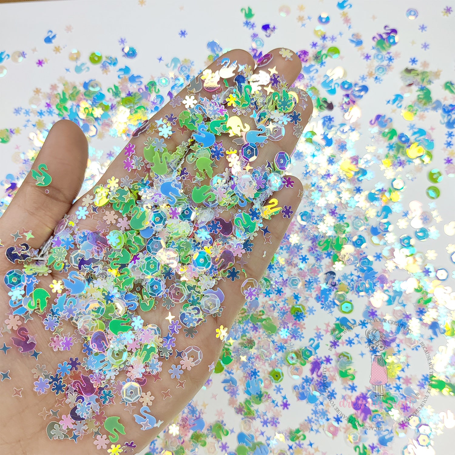 Shining Swan Mix Sequins Green  - 8gm