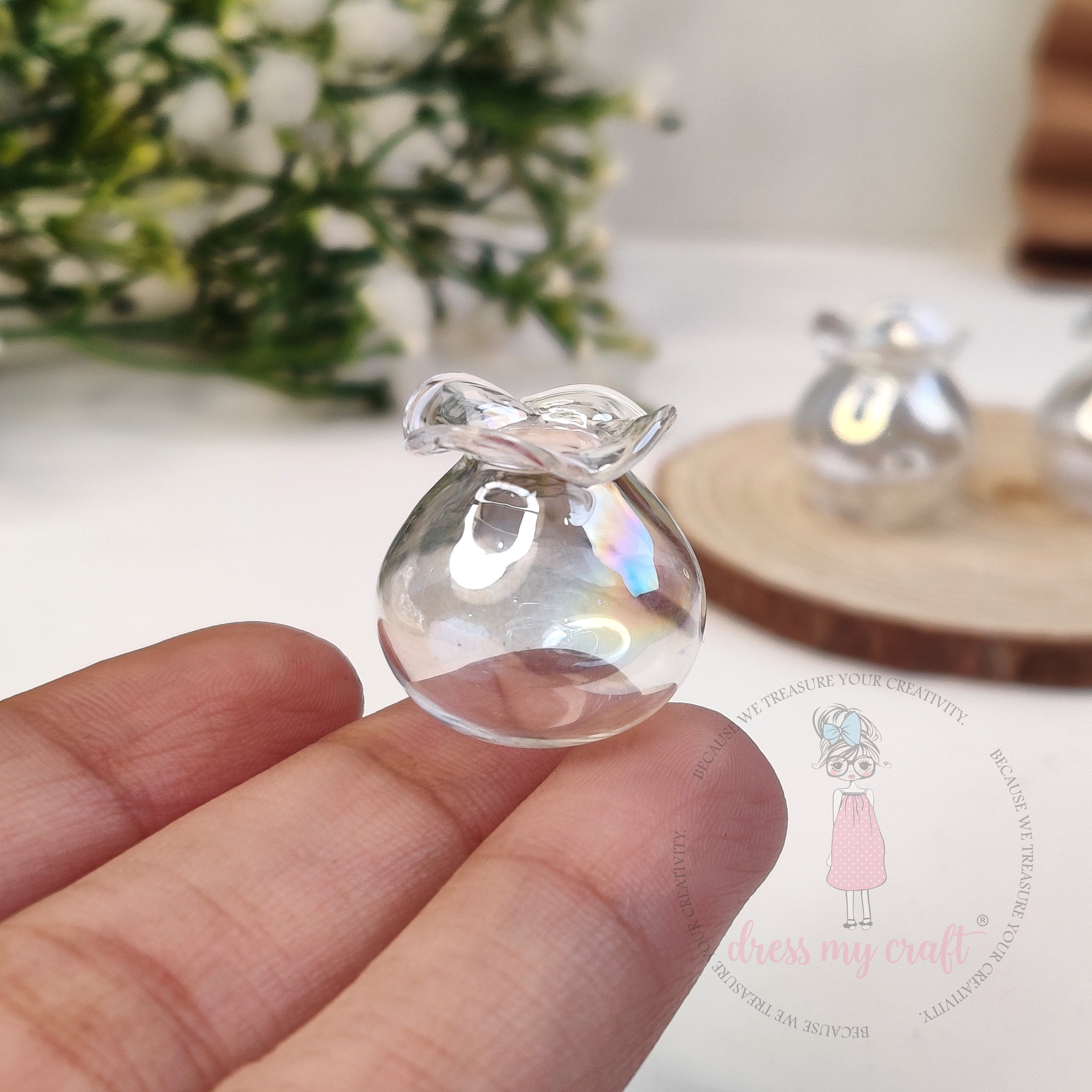 Mini Flower Vase – Crystal Wave