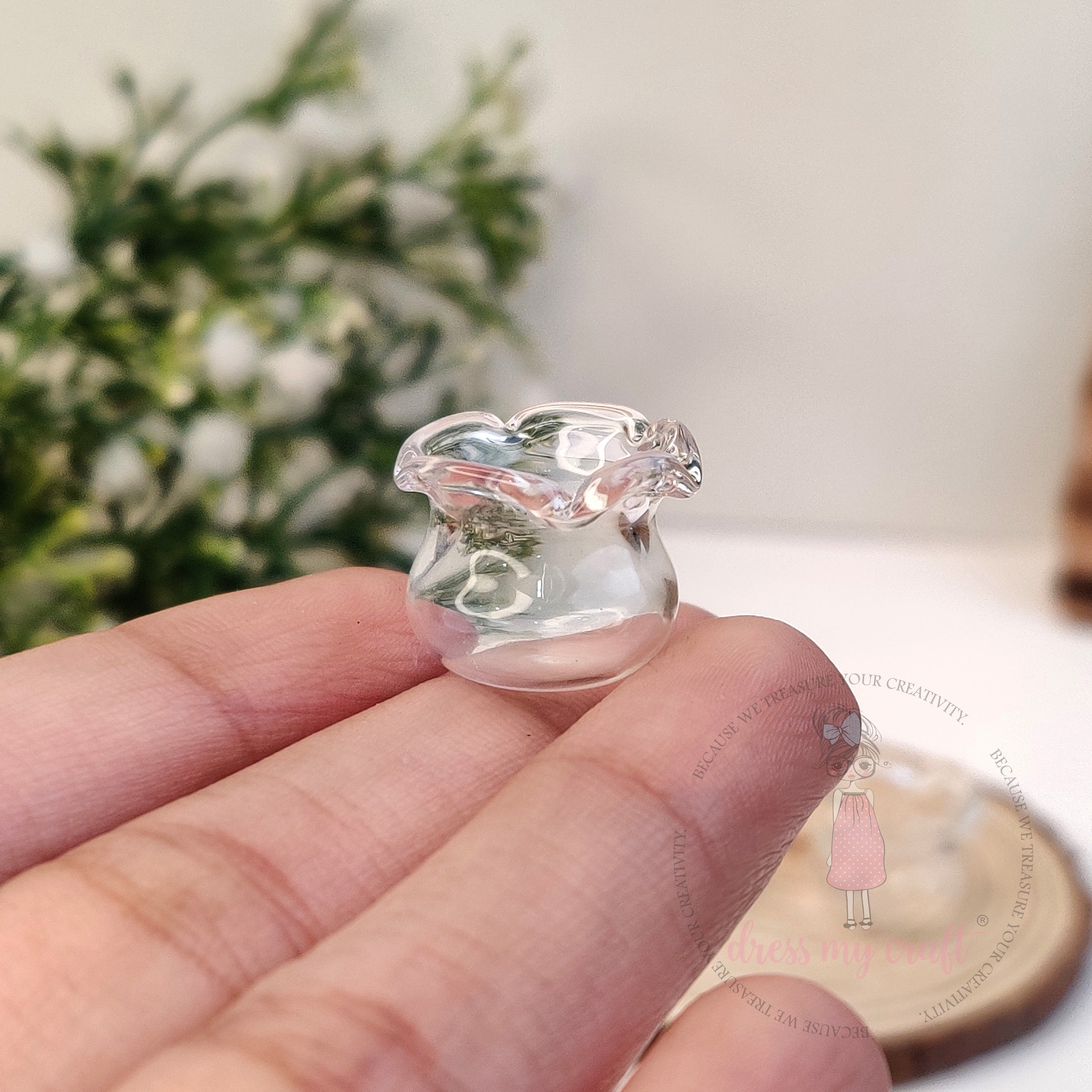 Mini flower vase - wavy round