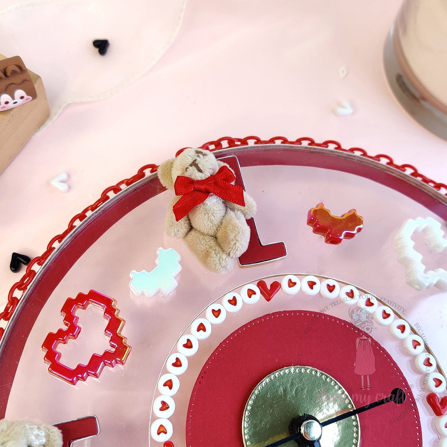 Teddy Love Clock