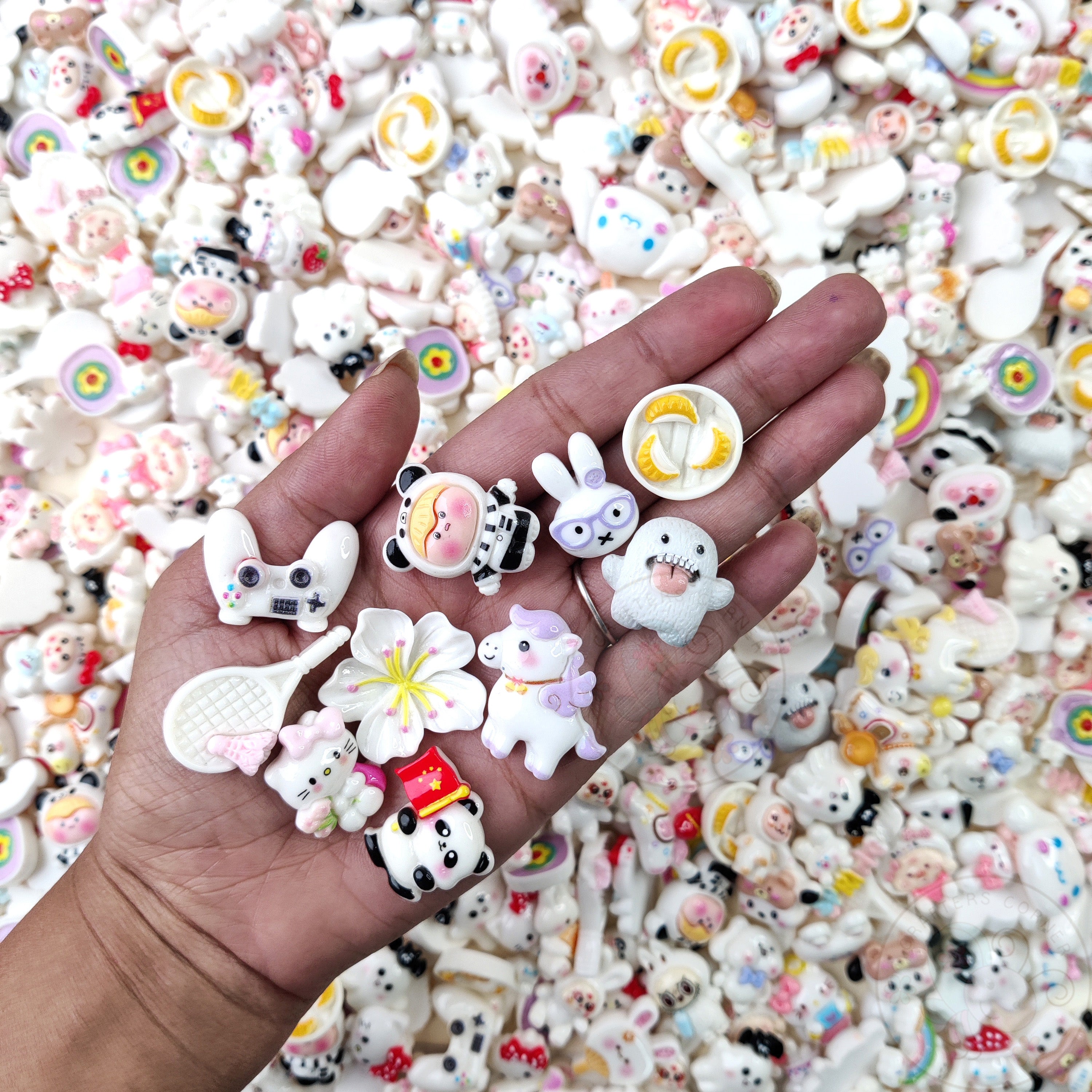 White Family - Mix Flatback Cabochons Pack (20g) - Vol 2