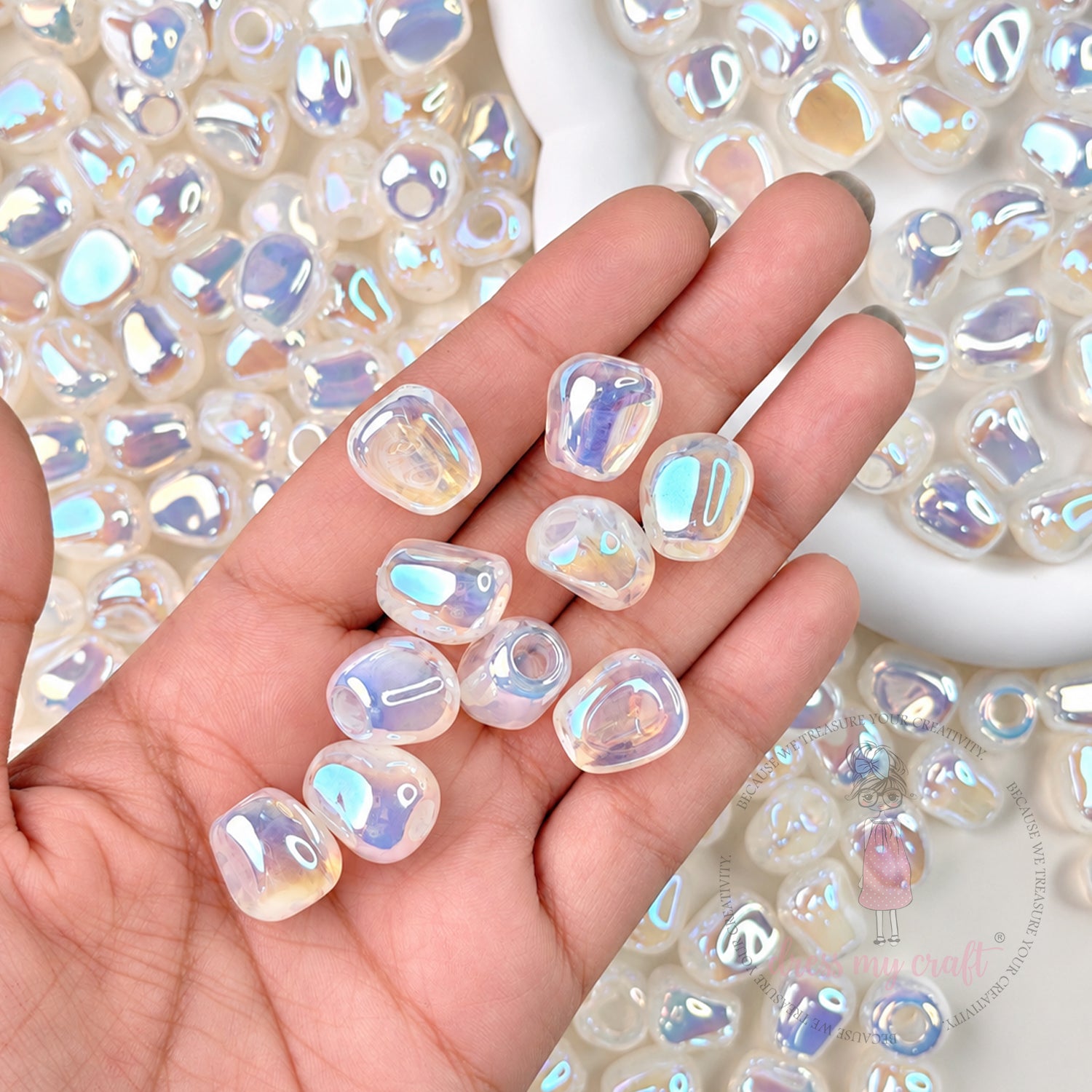 Holographic Pear Pearl Beads White - 15 Pcs