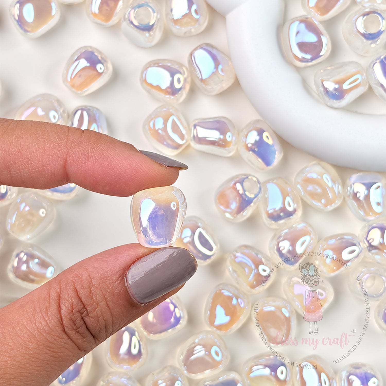 Holographic Pear Pearl Beads White - 15 Pcs
