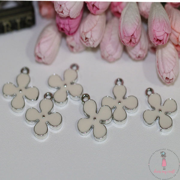 Delicate Flower - Ivory