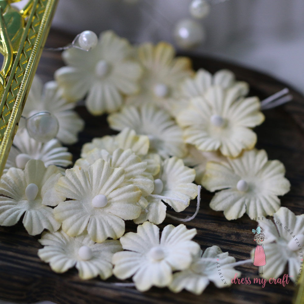 Sakura Flat Flowers with Pollens - Yellow