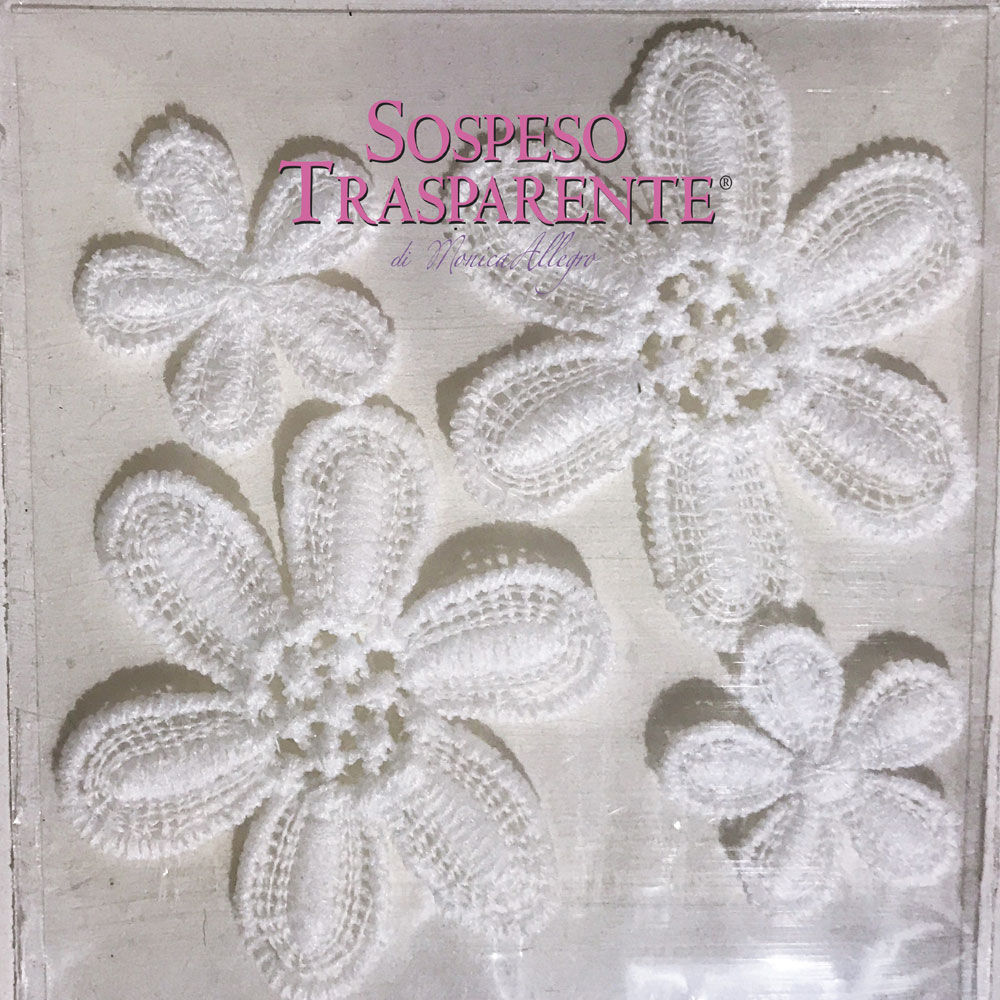 White Lace Flowers 3D Kit