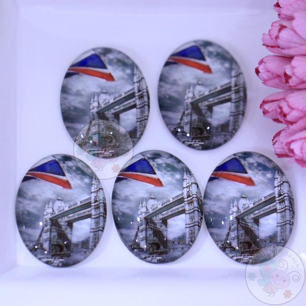 Oval Glass Cabochon - London Bridge